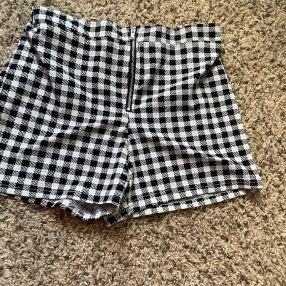 black and white dress shorts (Kids 11-12Y; fits like a small in womens)